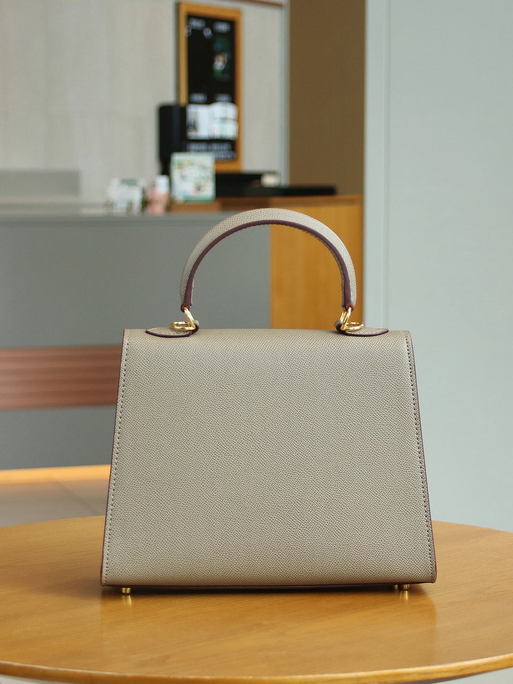 2026 high-end portable fashion ladies bag temperament small bag palm print handbag OL commuter Joker work bag light luxury stere